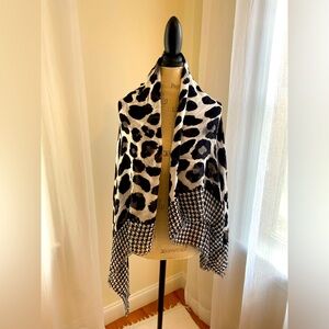 Express black and white spot large and small wrap